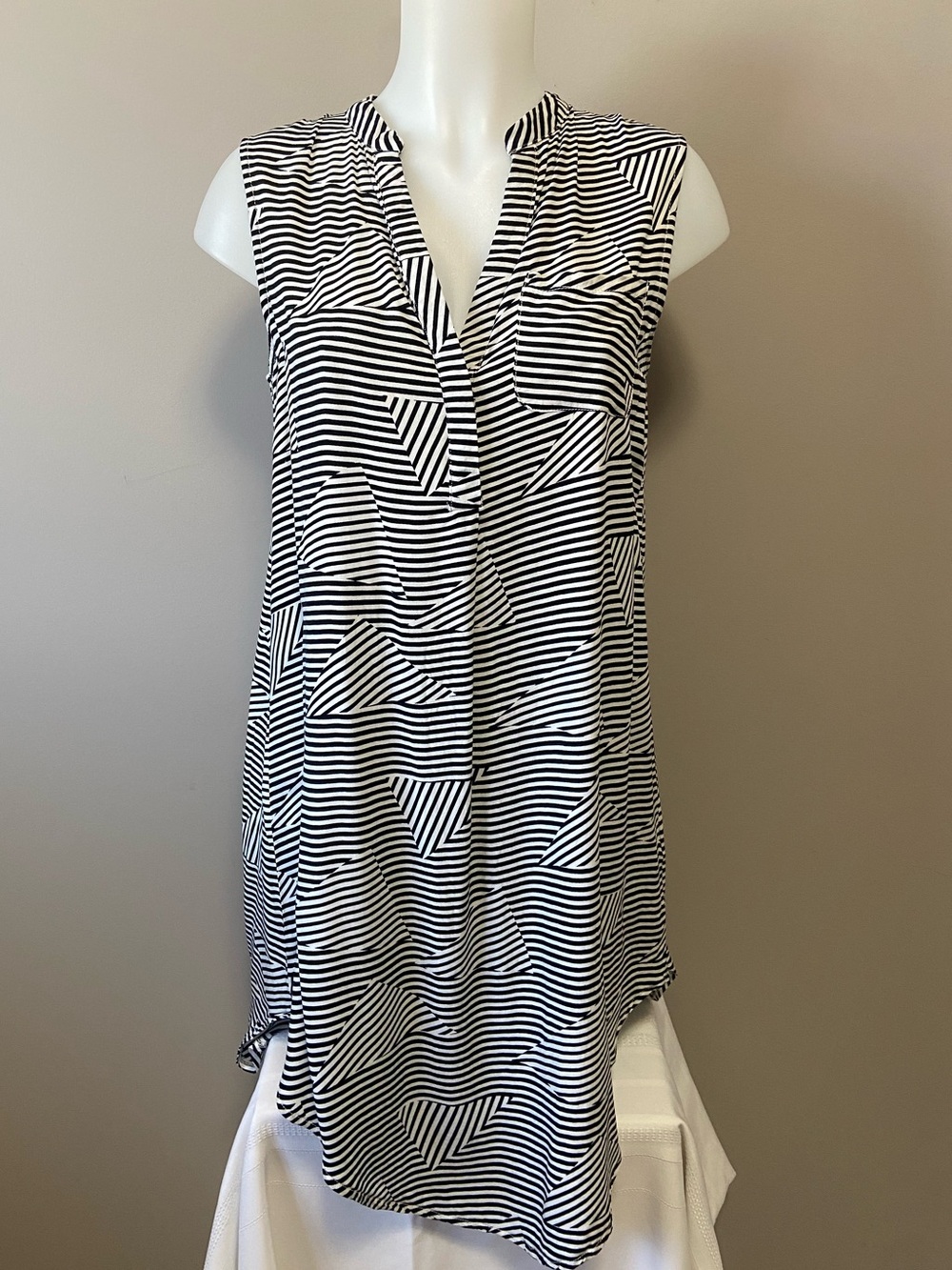 Papillon Blanc Black & White Striped V-Neck Blouse